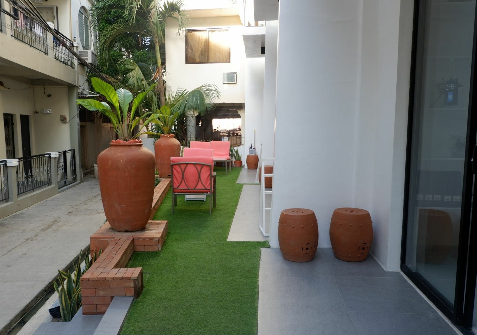 Luxx Boutique Boracay Hotell Balabag  Exteriör bild